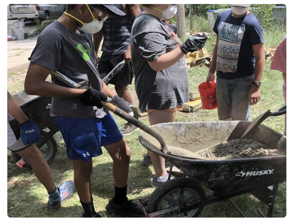 IMG_2824-serve3443 IMG_2824-serve3443